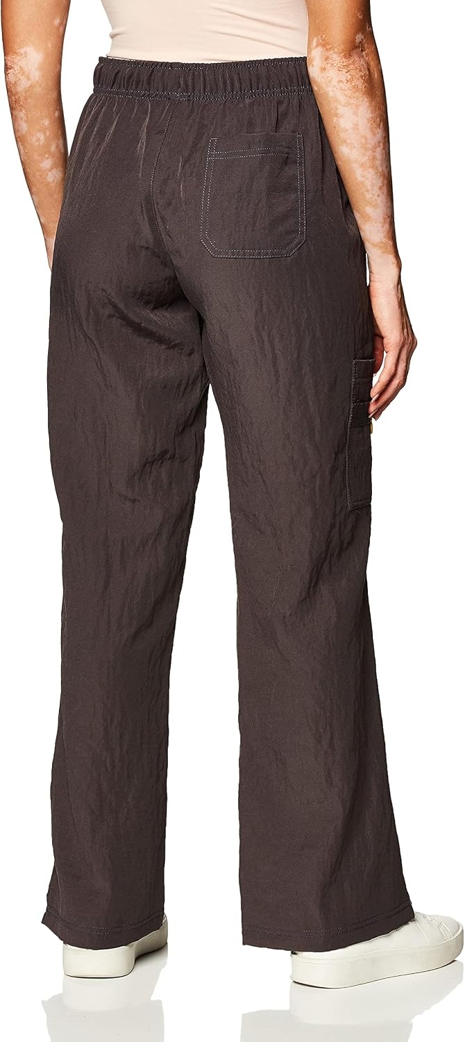 WonderWink Women’s Petite Four-Stretch Sporty Cargo Scrub Pant, Petite(Graphite)