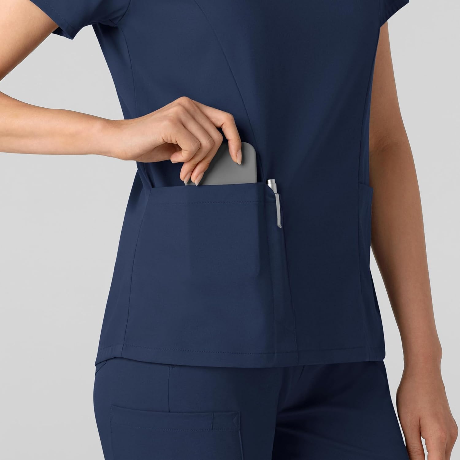 Wink Boundless Women’s 2-Pocket V-Neck Scrub Top(Navy)