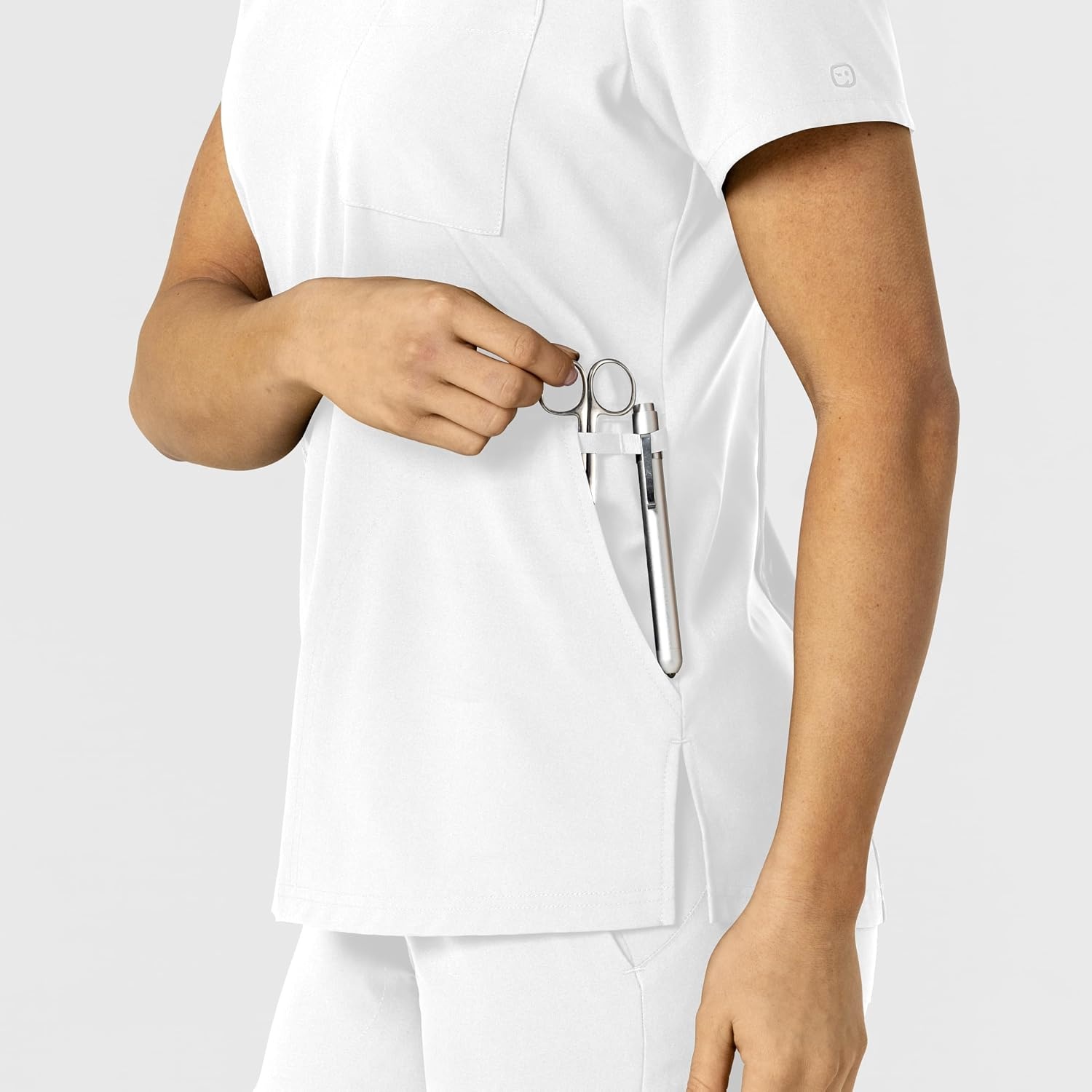 Wink Women’s Women’s Flex-n-Reach V-Neck Scrub Top(White)