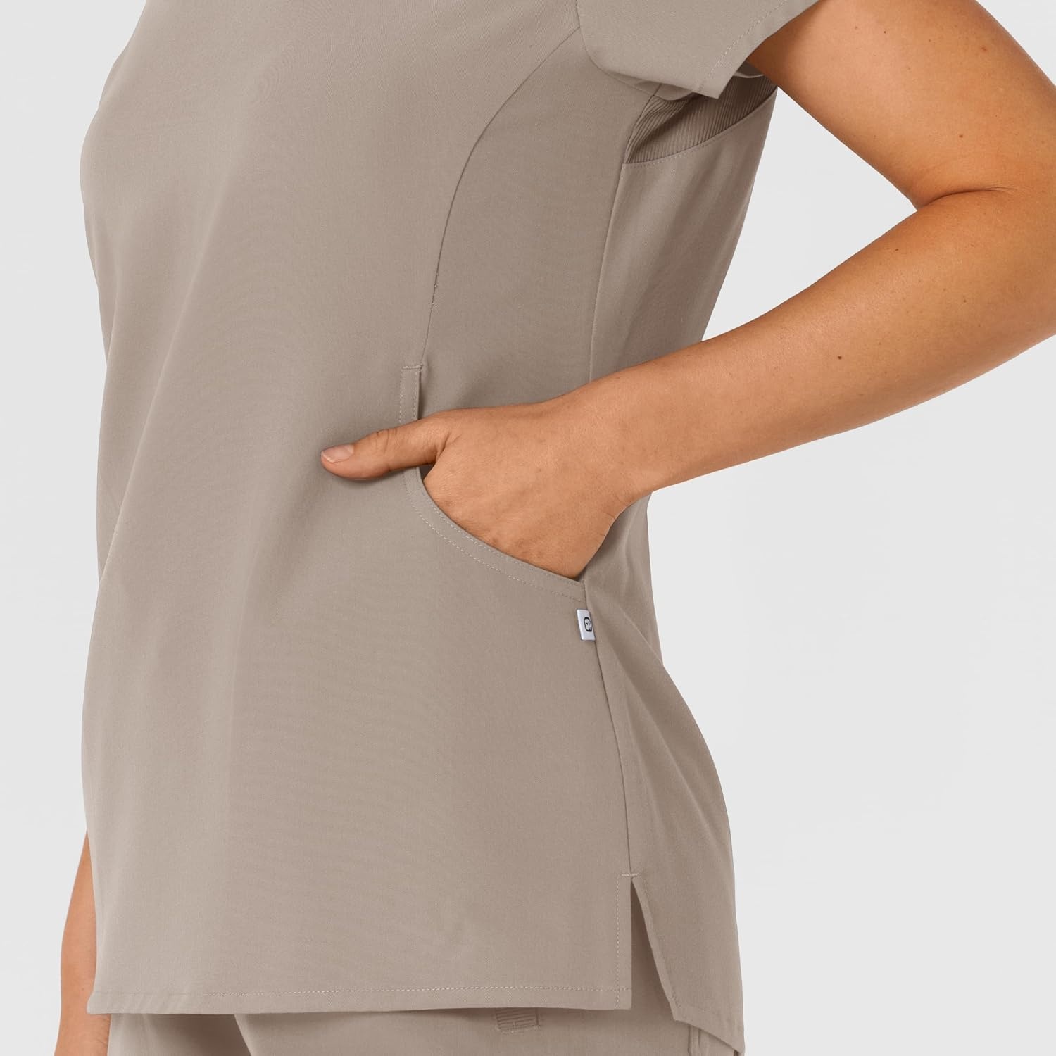 Wink Nova Women’s Flex-n-Reach Shoulder Panel V-Neck Scrub Top(Haze)