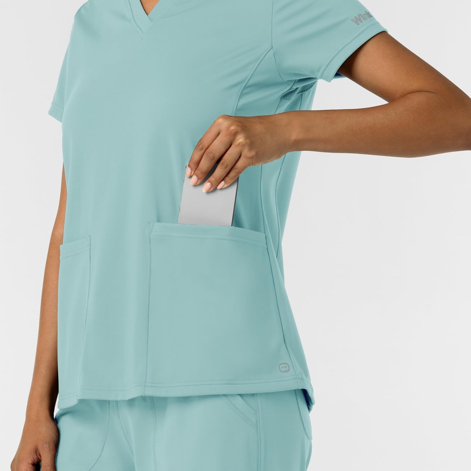 Wink Women’s Women’s 2-Pocket Scrub Top(Coastal Blue)