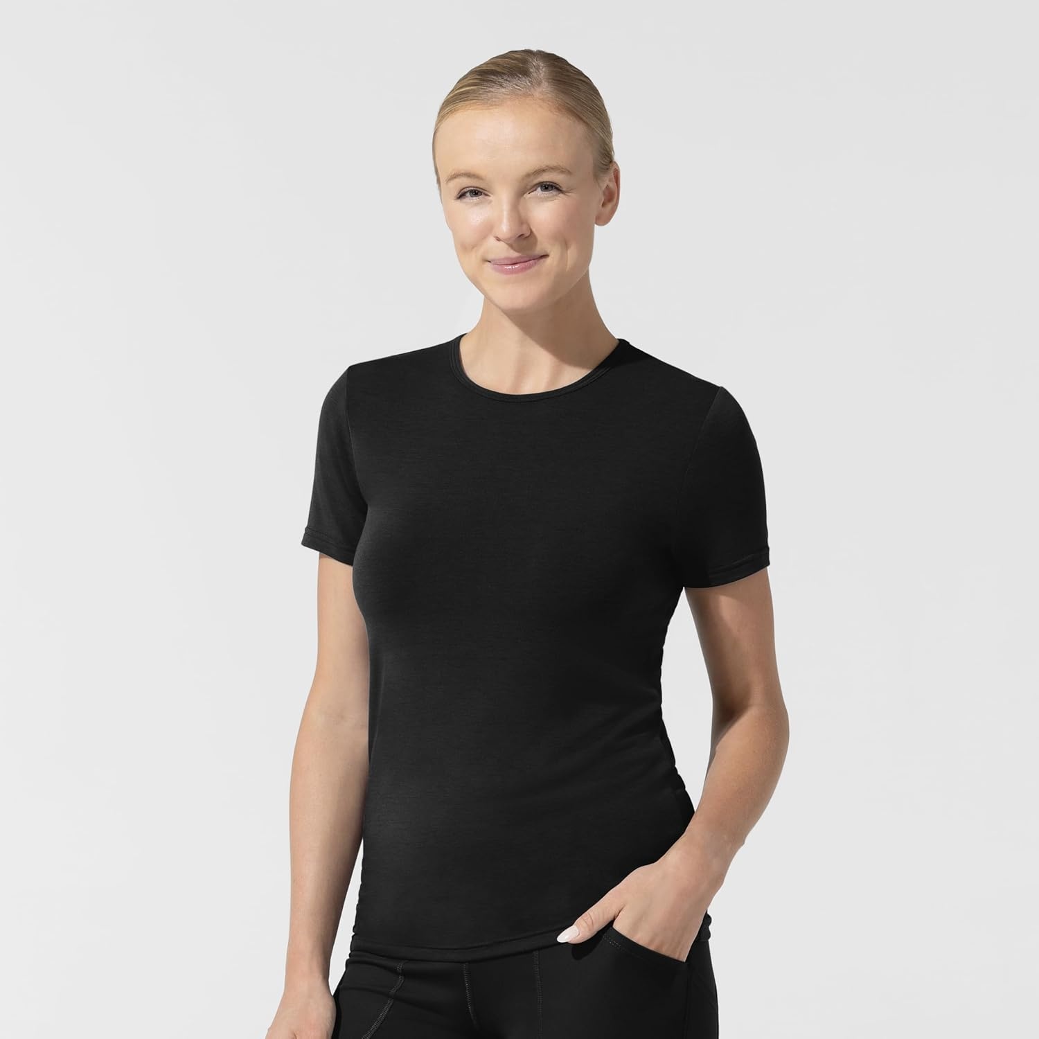 Wink Layers Women’s Short Sleeve Essential Tee(Black)