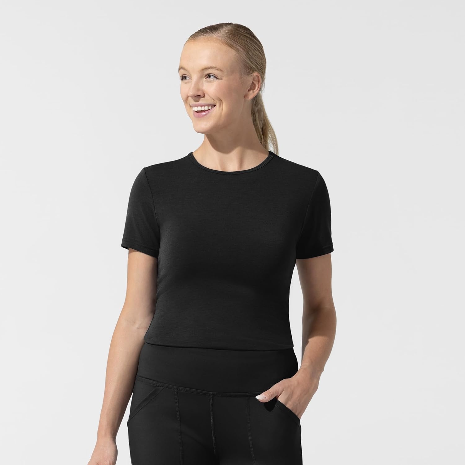 Wink Layers Women’s Short Sleeve Essential Tee(Black)