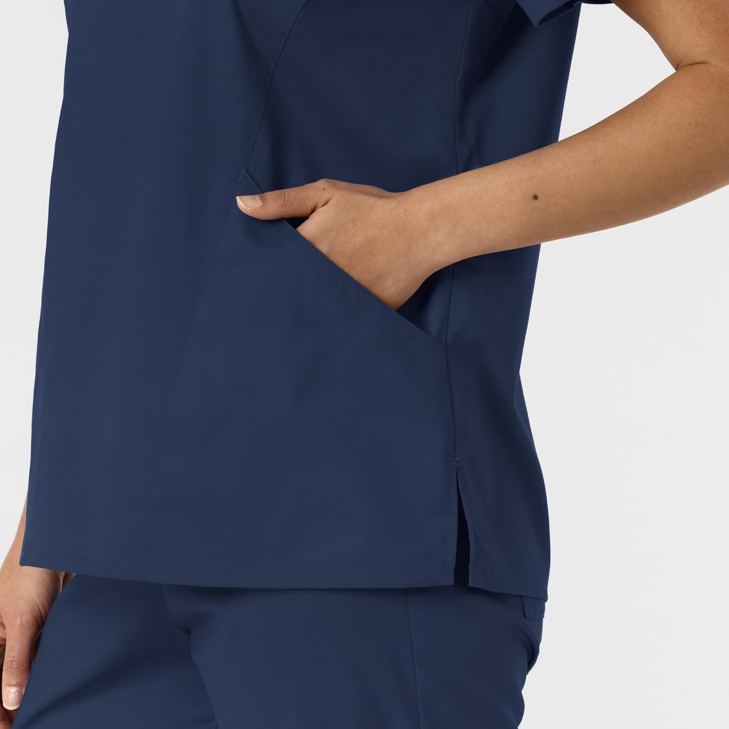 Wink Work Women’s Curved V-Neck Scrub Top(Navy)