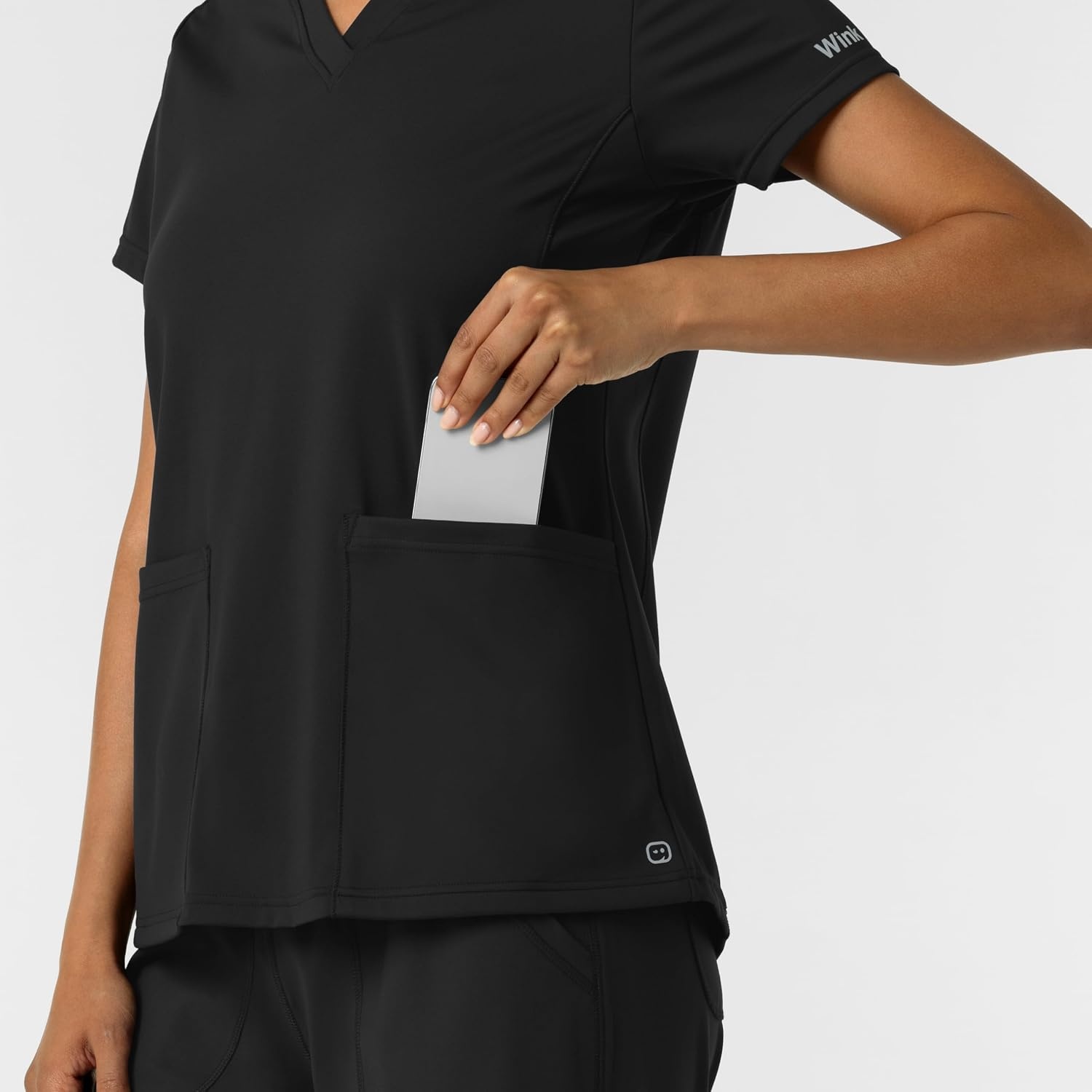 Wink Women’s Women’s 2-Pocket Scrub Top(Black)