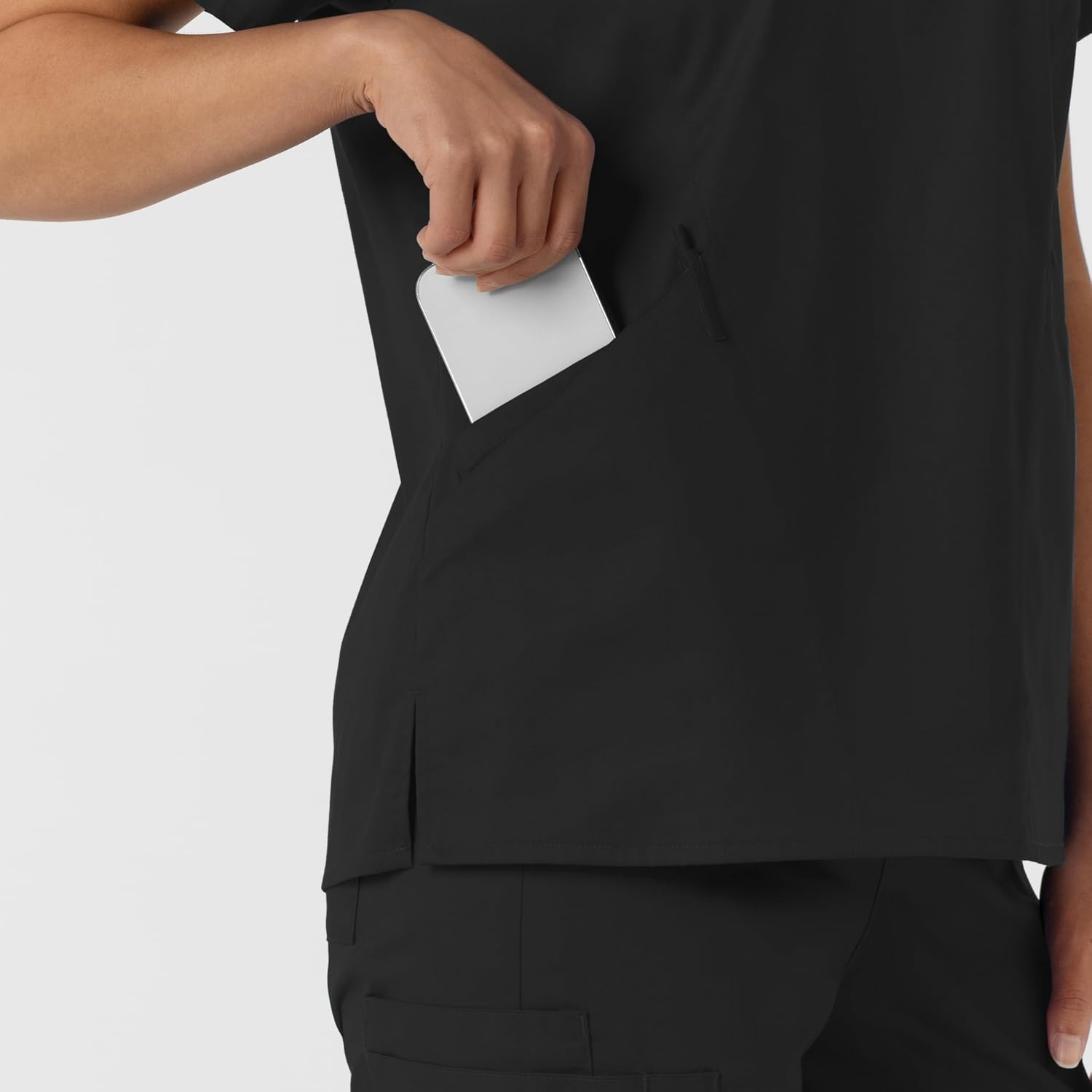 Wink Work Women’s Curved V-Neck Scrub Top(Black)