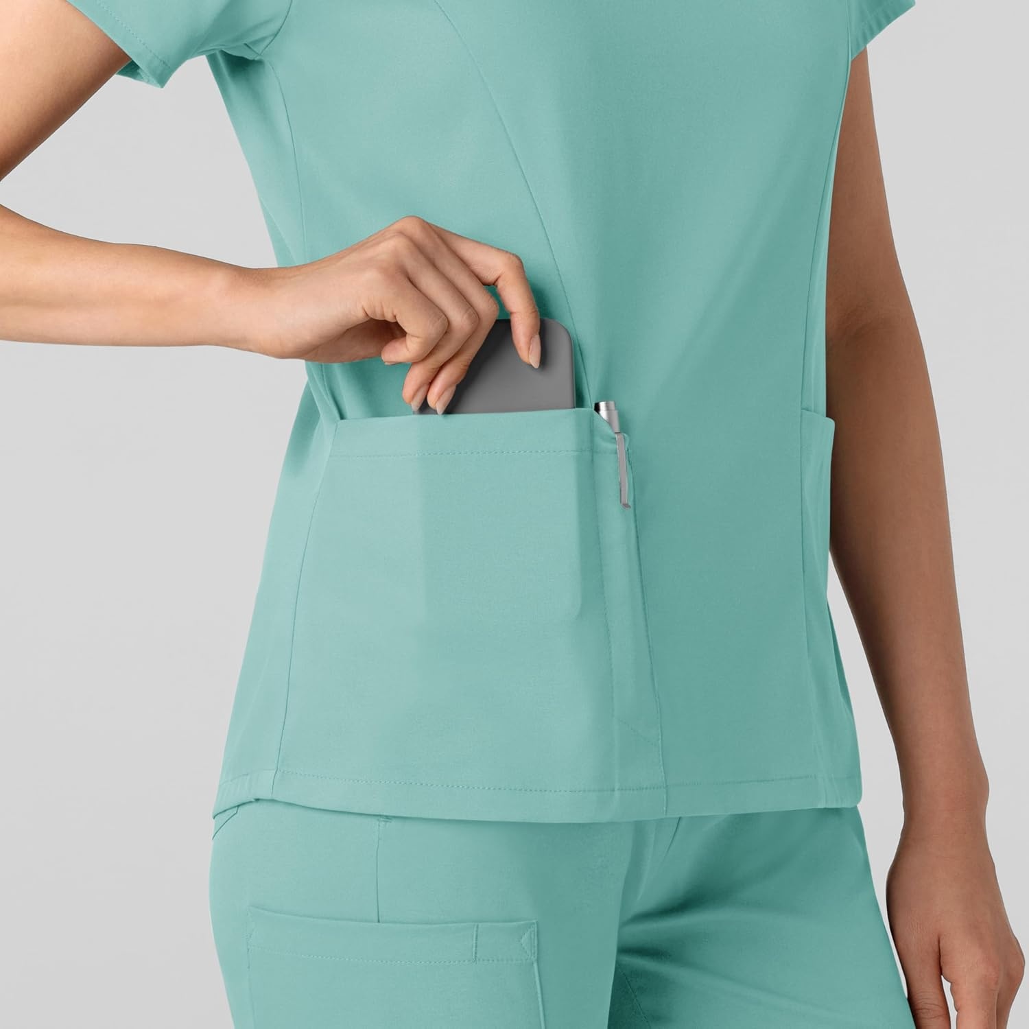 Wink Boundless Women’s 2-Pocket V-Neck Scrub Top(Turquoise)