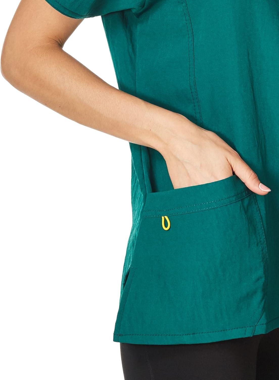 WonderWink Women’s Four Stretch Sporty V-Neck Scrub Top – XS-3XL, 3 Pockets, Eye Protection, Meets ANSI Z87.1(Pack of 1)(Hunter Green)
