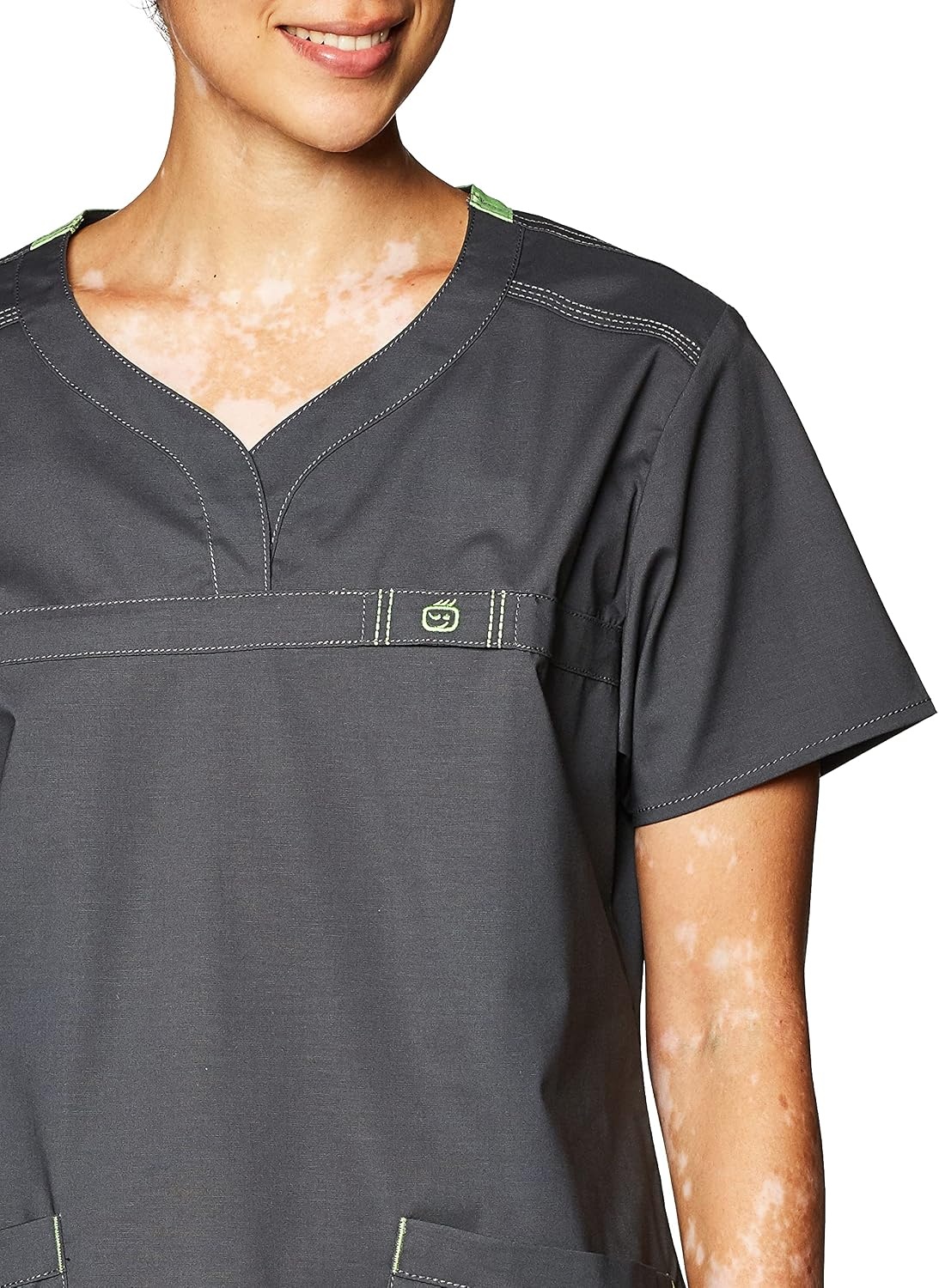 Wink WonderFLEX Patience – Women’s Curved Notch Neck Scrub Top(Charcoal)