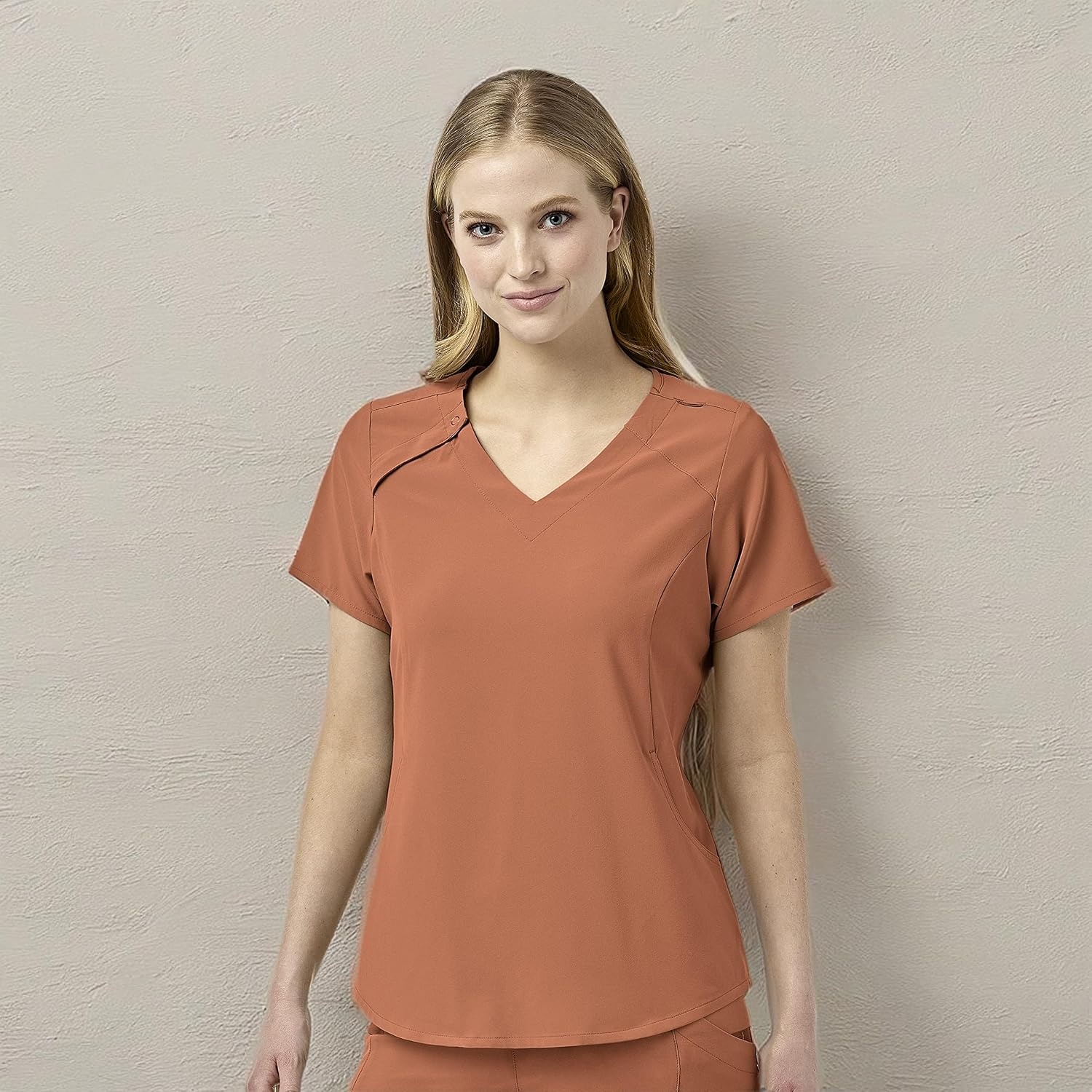 WonderWink Mens Renew Women’s Zip Accent Scrub Top(Clay)