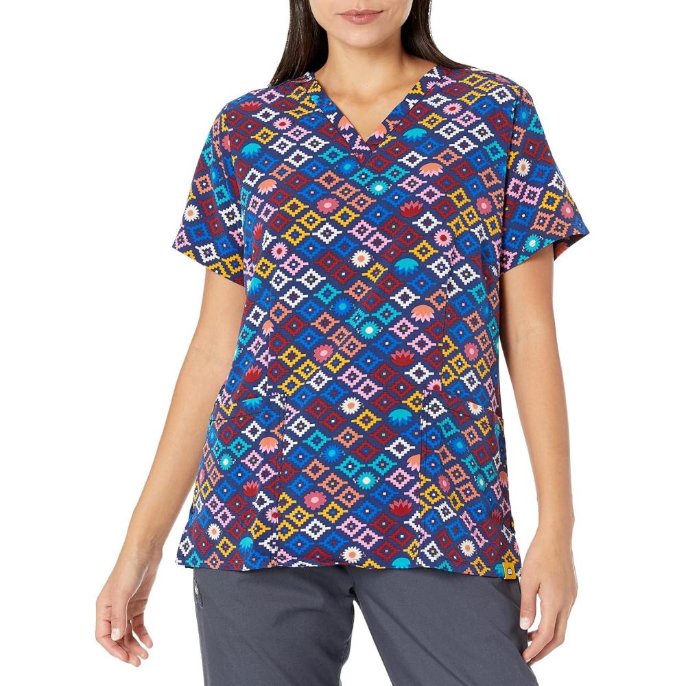 WonderWink Women’s Fitted V-Neck Print Scrub Top(Geo Mio)